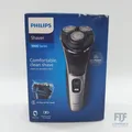 Produktbild: Shaver Series 3000 – Elektrischer Nass- und Trockenrasierer für Männer in Schwar