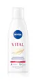 Produktbild: NIVEA VITAL Verwöhnende Reinigungsmilch, Gesichtsreinigungsmilch für reife Haut entfernt Make-Up und Hautverschmutzungen gründlich, sanfte Reinigungsmilch (200 ml)