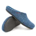 Produktbild: Magicfelt Filzpantoffeln 709 aus Mulesing-freier Merino-Schurwolle – Handgefertigte & anatomisch geformte Hausschuhe für Damen & Herren Größe EU 36-50 – Filzclogs mit Filz-Latex-Sohle Dark Petrol, 41