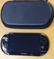 Produktbild: Sony PlayStation PS Vita Slim Handheld Konsole Schwarz PCH 2016 3.74 Akz Tasche