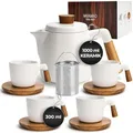 Produktbild: MIAMIO - 1 Liter Keramik-Teekanne-Set mit Siebeinsatz und Tassen/Teesieb, 4 Keramik-Teetassen (300 ml), Bambus-Untersetzer/Henkel für Haus und Büro (Weiß)