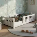 Produktbild: Juskys Kinderbett Naya - 80x160 cm Bett mit Rausfallschutz & Lattenrost - Holz Bodenbett für Kinder 3-10 Jahre - modernes Bettgestell Weiß