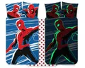 Produktbild: Spiderman-Bettwäsche-Set für Kinderbett 100x135 cm + Kissenbezug 40x60 cm, 100% Baumwolle, nachtleuchtend, weiche Wendebettwäsche