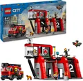 Produktbild: LEGO City Feuerwehrstation mit Drehleiterfahrzeug, Feuerwehr-Spielzeug mit Feuerwache und Feuerwehrauto, Geburtstagsgeschenk für Kinder ab 6 Jahren, Set mit Hund und 5 Minifiguren 60414