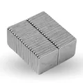 Produktbild: STRONG MAGNETS Neodym Würfel-Magnet - Extra stark - 20 Stück - 10mm x 10mm x 1,2mm - Für Magnettafel, Kühlschrank, Whiteboard, Pinnwand, Büro