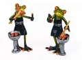 Produktbild: 717023 Frosch Paar mit Grill 17cm hellgrün aus Kunststein mit witzigen Details