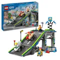 Produktbild: LEGO City Keine Limits: Seifenkistenrennen mit Rampe - Bauspielzeug für Jungen und Mädchen ab 6 Jahren - Set mit 2 Seifenkisten & 4 Rennfahrer Minifiguren - Geschenkidee für Kinder 60460