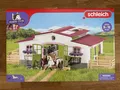 Produktbild: Schleich Reiterhof mit Reiterin und Pferden Spielzeug (42344) - NEU & OVP