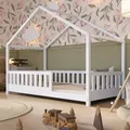 Produktbild: Crazy Pine Hausbett 100x200 cm – Kinderbett aus Naturholz in Weiß mit Rausfallschutz – Montessori Bodenbett mit Höhenverstellbaren Beinen und Abnehmbarer Barriere - Crazy House