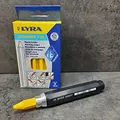 Produktbild: Lyra Profi Markierkreide mit Kreidehalter -12xSignierkreide für Holz, Metall, Stein, Beton, Fliesen,1 Halter Forstkreide (Gelb)