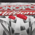 Produktbild: Monopoly Millionär Hasbro Ersatz Spielfiguren Rot 2x Ersatzteile | Hasbro 2012