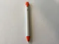 Produktbild: Logitech Crayon Digitaler Eingabestift für iPad - Silber/Orange