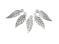 Produktbild: 10 Filigrane Federn in antik silberfarben von Vintageparts, DIY-Schmuck