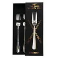 Produktbild: getDigital Gabel Set May The Fork Be With You - 2 Tafelgabeln aus rostfreiem Edelstahl mit SciFi Spruch für Geeks & Nerds, Spülmaschinengeeignet (20,5cm)