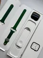 Produktbild: Apple Watch Series 7 GPS 45mm Aluminium grün mit Sportarmband (grün)