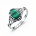 Produktbild: mantraroma Silberring BAGHIMI oval aus 925 Silber mit Malachit (Ring mit Schmuckbeutel), Damenring aus 925er Silber grün 64