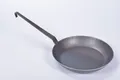 Produktbild: Turk 65230 Eisenpfanne mit flachen Hakenstiel 28cm Pfanne Bratpfanne Eisen