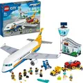 Produktbild: LEGO 60262 City Passagierflugzeug mit Flughafenterminal und LKW - Beige