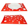 Produktbild: MamboCat 4er Set Tischset rot mit weißen Punkten I farbige Tischsets Kunststoff I Essunterlage Platzdeckchen abwaschbar I Tischmatten Teller Platzset Polypropylen I Retro Tisch Untersetzer 45x32cm