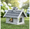 Produktbild: Mucola Vogelhaus Vogelvilla Grau Weiß Holz Vogelfutterhaus Vogelhaus Dach Vogelhäuschen, Eine kleine Erhöhung am Rand sorgt dafür, dass kein Futter herausfällt