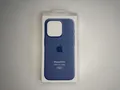 Produktbild: Apple Silikon Case mit MagSafe für iPhone 15 Pro - Winterblau