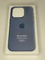 Produktbild: Apple Silikon Case mit MagSafe für iPhone 15 Pro - Winterblau
