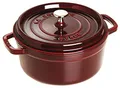 Produktbild: STAUB Gusseisen Bräter/Cocotte, Rund 24 cm, 3,7 L, Aromaregen Funktion für optimale Befeuchtung, Für alle Herdarten inkl. Induktion & Backofen, Grenadine