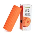 Produktbild: BLACKROLL® MINI FLOW Faszienrolle (15 x 5 cm), kleine Fitness-Rolle mit geriffelter Oberfläche, handliche Massagerolle für unterwegs, im Büro & Fitnessstudio, mittlere Härte, Made in Germany, Orange