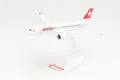 Produktbild: herpa Snap-Fit Modellflugzeug Airbus A220-30 - Swiss International Air Lines, Miniatur im Maßstab 1:200, Sammlerstück, Modell mit Standfuß, Kunststoff, Weiß