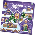 Produktbild: Milka Adventszauberkalender mit zarten Alpenmilch-Schokoladen und cremigen Füllungen – festliches Design mit winterlichem Dorfmotiv – 238g