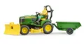 Produktbild: BRUDER® 62104 John Deere Rasentraktor mit Anhänger und Gärtner,  NEU & OVP
