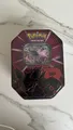 Produktbild: Pokémon TCG Team Rocket Nidoking-ex TIN – NEU & SEALED – Deutsch – Ewige Rivalen