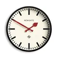 Produktbild: NEWGATE® Luggage wanduhr | Moderne Retro Metall bahnhofsuhr | 30cm | Tiefes metallgehäuse in schwarz | Zeitgenössischer Vintage Stil für küche, Wohnzimmer oder büro