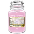 Produktbild: Yankee Candle Duftkerze | Große Snowflake Kisses Duftkerze im Glas | Snow Globe Wonderland Kollektion | Brenndauer: bis zu 150 Stunden | Perfekte Geschenke für Frauen