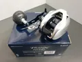 Produktbild: Shimano Tranx 301 A HG LH Baitcastrolle Salzwasserfest Hagane Linkshand NEW SALE