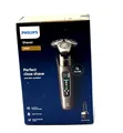 Produktbild: Philips i9000 mit SkinIQ X9002/30 - Nass- & Trockenrasierer - Karton beschädigt