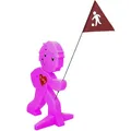 Produktbild: StreetBuddy - Warnfigur mit Fahne, reflektierender Warnaufsteller für Kindersicherheit - Achtung langsam fahren - Vorsicht spielende Kinder - Schild Autofahrer Warnung (Magenta)