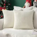 Produktbild: MIULEE Weihnachten Kissenbezug 40x40 Weiß Sofakissen Kordsamt Kissenbezüge Quadrat Cord Dekokissen Kissenhülle Dekorativ Couchkissen Bezug Weich für Wohnzimmer Schlafzimmer 16x16 Inch 2er Set