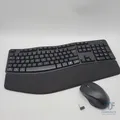 Produktbild: Amazon Basics Tastatur-Maus-Set, ergonomisch, kabellos, DE Layout - schwarz