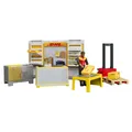 Produktbild: BRUDER Spielzeug bWorld DHL Shop Paketshop mit Handhubstapler Spielfigur / 62251