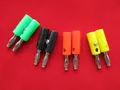 Produktbild: Bananenstecker 4mm Querloch Druckfeder 4 Farben 8 Stück 2 Stück je Farbe
