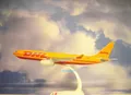 Produktbild: Herpa Wings 1:200  SNAP  Airbus 330-200F  DHL Aviation  614139 Modellairport500
