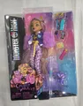Produktbild: Monster High Clawdeen Wolf-Modepuppe mit Hund Crescent und Accessoires+×