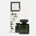 Produktbild: ipuro Essentials BLACK BAMBOO Raumduft mit Stäbchen 200 ml - Raumerfrischer mit Jasmin, Zitrone, Apfel, & Holzige Amber-Moschus Note Duft Aroma - Diffuser mit Stäbchen - Lufterfrischer