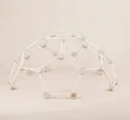 Produktbild: KINDAHOLZ Kletterdom Maxi Holz Indoor Klettergerüst – Kletterkuppel ab 6 Monaten bis 100kg – Montessori Spielgerät Buchenholz – Kletterturm mit Rutsche kombinierbar – Weiß
