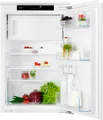Produktbild: AEG Einbaukühlschrank Serie 5000 TSF5O88EF, 87,3 cm hoch, 55,6 cm breit, 118 L, variable Glasablagen bis zu 25 kg belastbar, Touch, Festtür