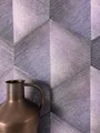 Produktbild: Newroom Tapete Lila Vliestapete 3D-Optik - Mustertapete Modern Schwarz Creme Raute Linien Streifentapete Grafisch Grafik Metallic inkl. Tapezier-Ratgeber