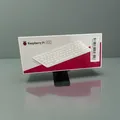 Produktbild: Raspberry Pi 400 (microSD, Broadcom BCM2711, 1,80 GHz, 4GB, DE Tastaturbelegung)
