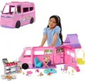 Produktbild: Barbie Super Abenteuer-Camper Spielset mit Dachzelt, Hängesessel, Fischteich, Grill mit Farbwechseleffekt und über 60 Zubehörteilen inklusive Knete, HRJ78