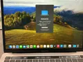 Produktbild: Apple MacBook Pro Retina TouchBar 13,3“ i5 2,0 Ghz 512 GB SSD 16 GB 2020 SILBER